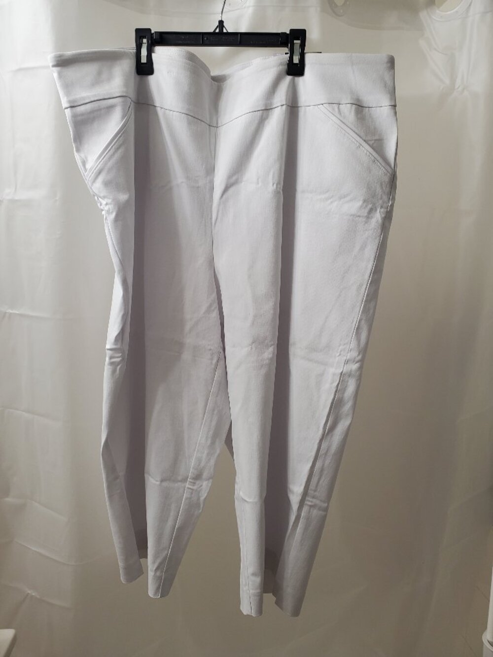 White Plus Size Capris